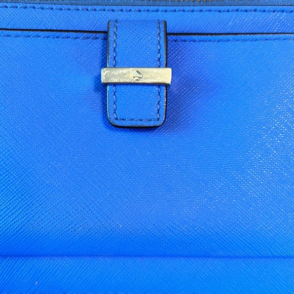 Kate Spade blue wristlet with wallet compartments - Picture 5 of 8